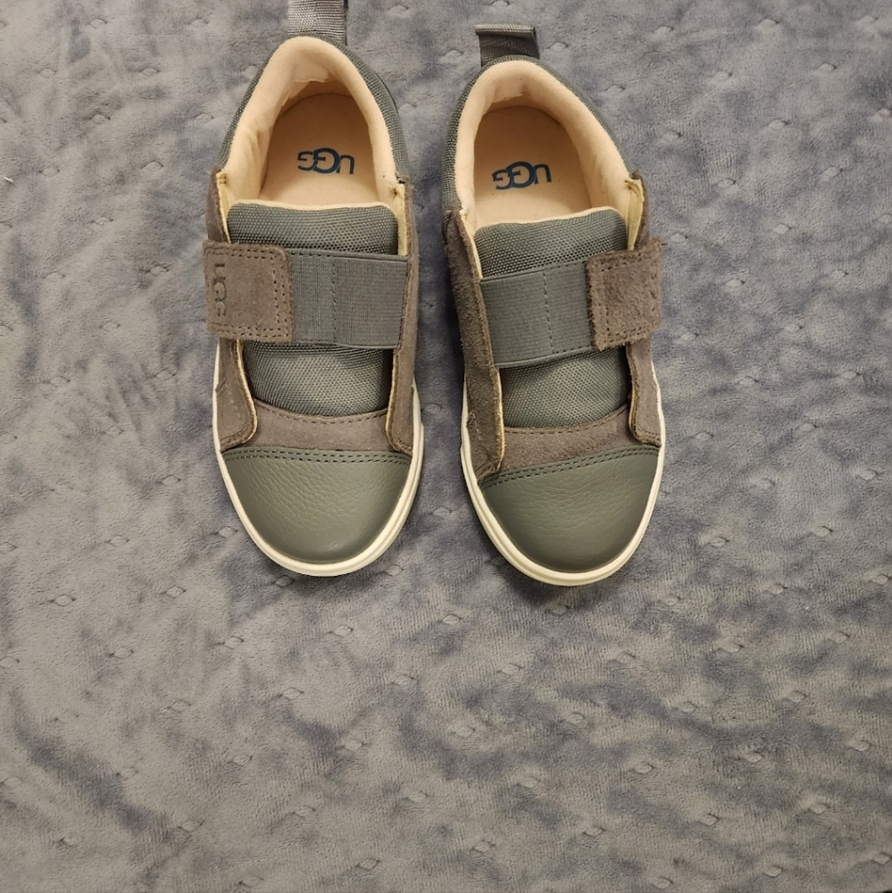 Children's UGG size 11c